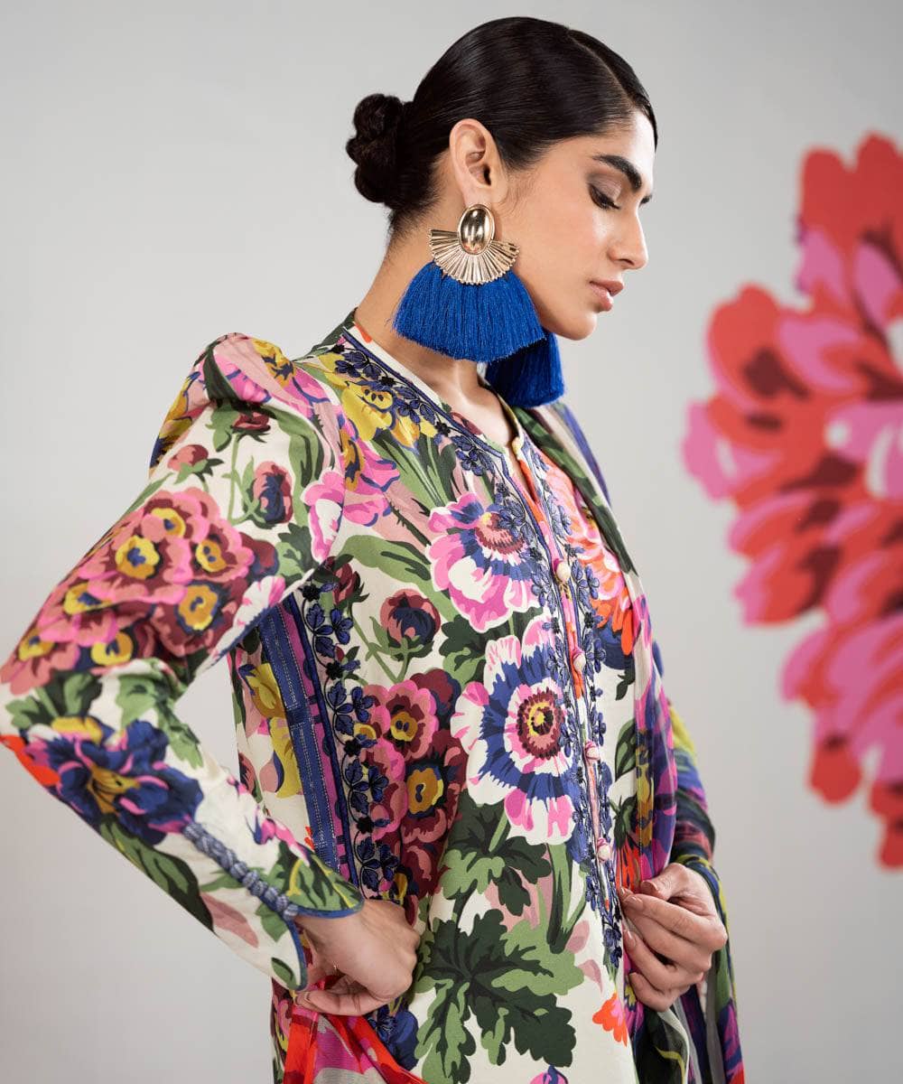 img_sapphire_intermix_awwal_boutique