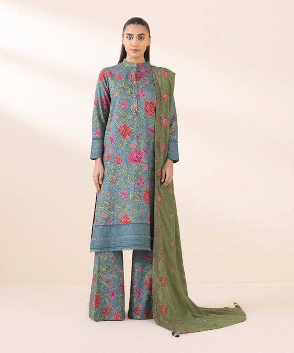 img_sapphire_intermix_awwal_boutique