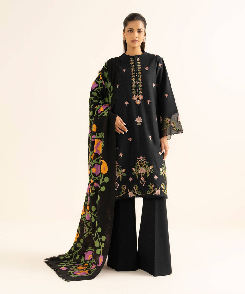 img_sapphire_winter_awwal_boutique