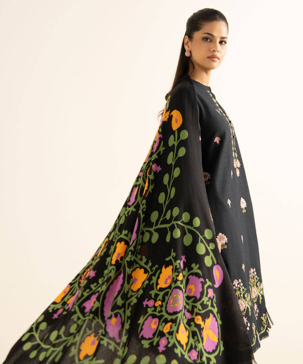 img_sapphire_winter_awwal_boutique