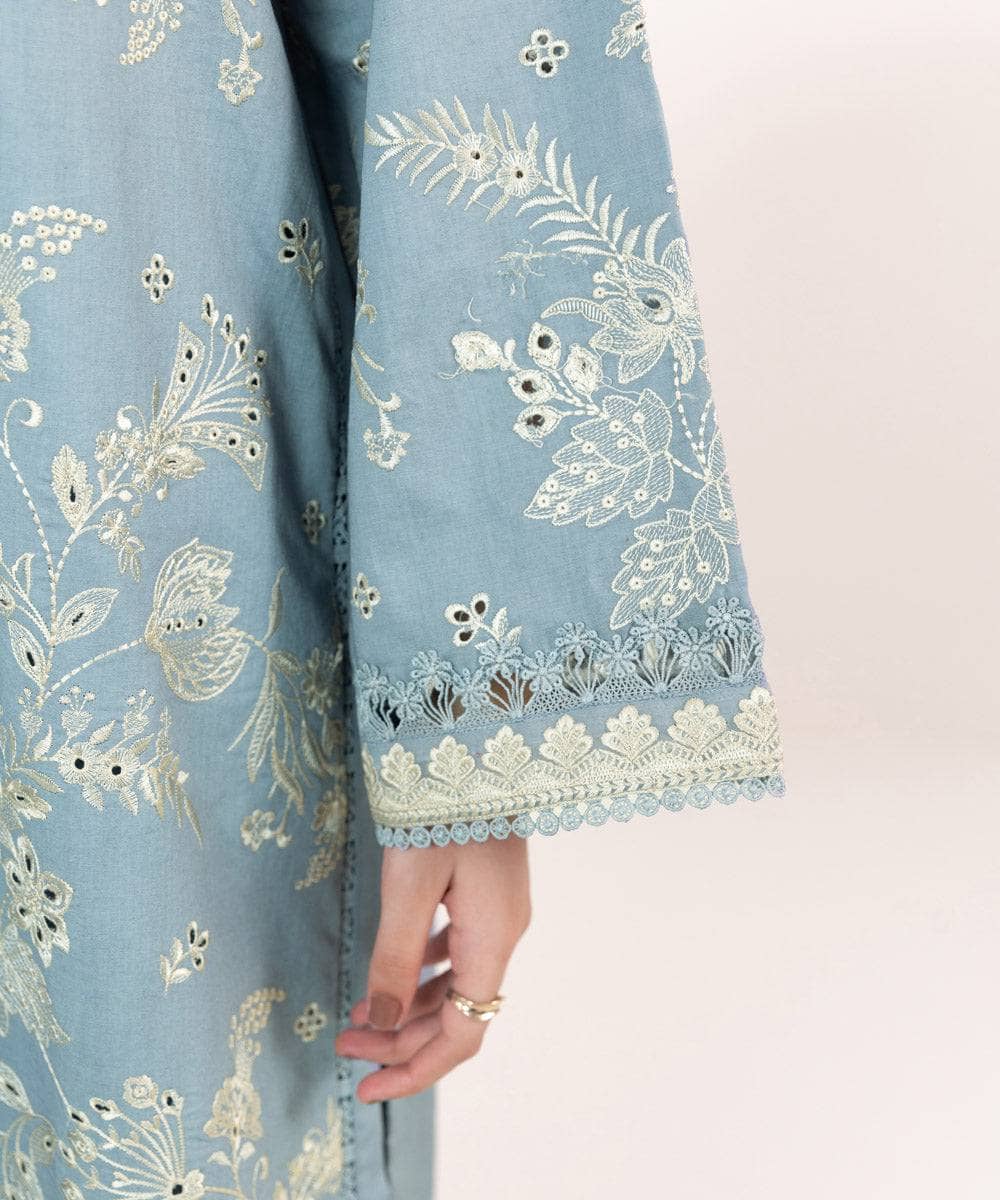 img_sapphire_intermix_awwal_boutique