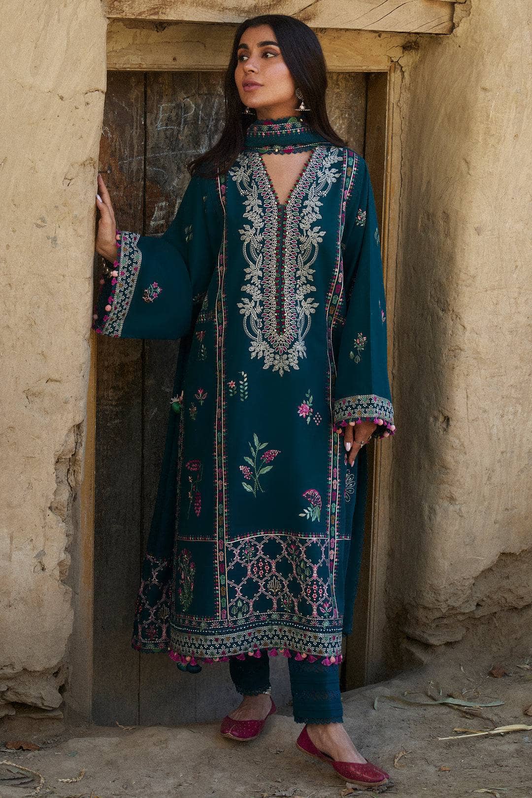 img_zaha_winter_24_awwal_boutique