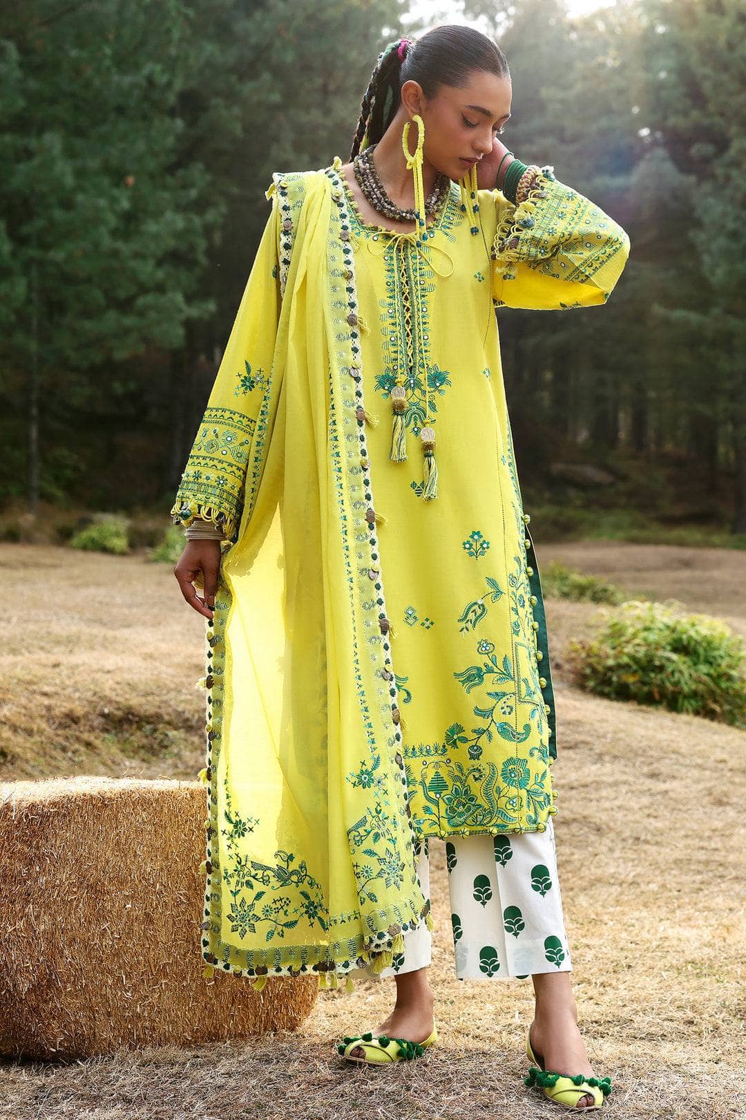 img_zaha_festive_lawn_neelum_awwal_boutique