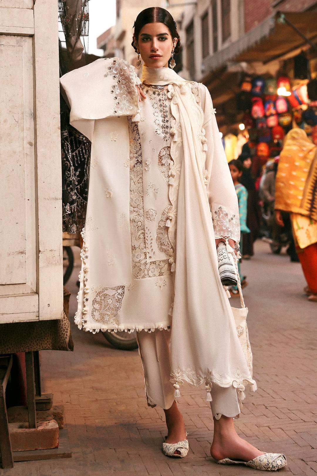 img_zaha_lawn_awwal_boutique