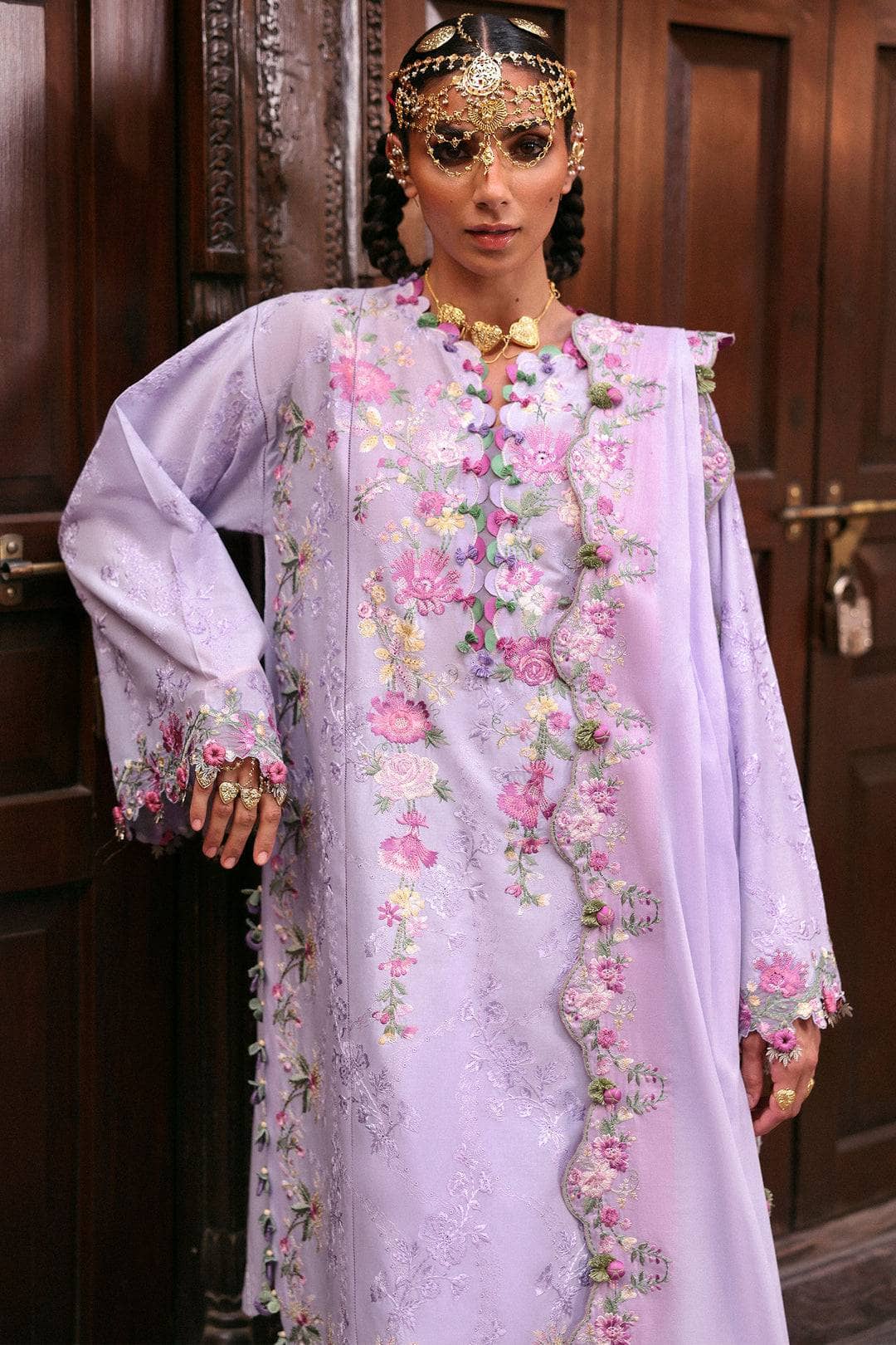 img_zaha_lawn_awwal_boutique