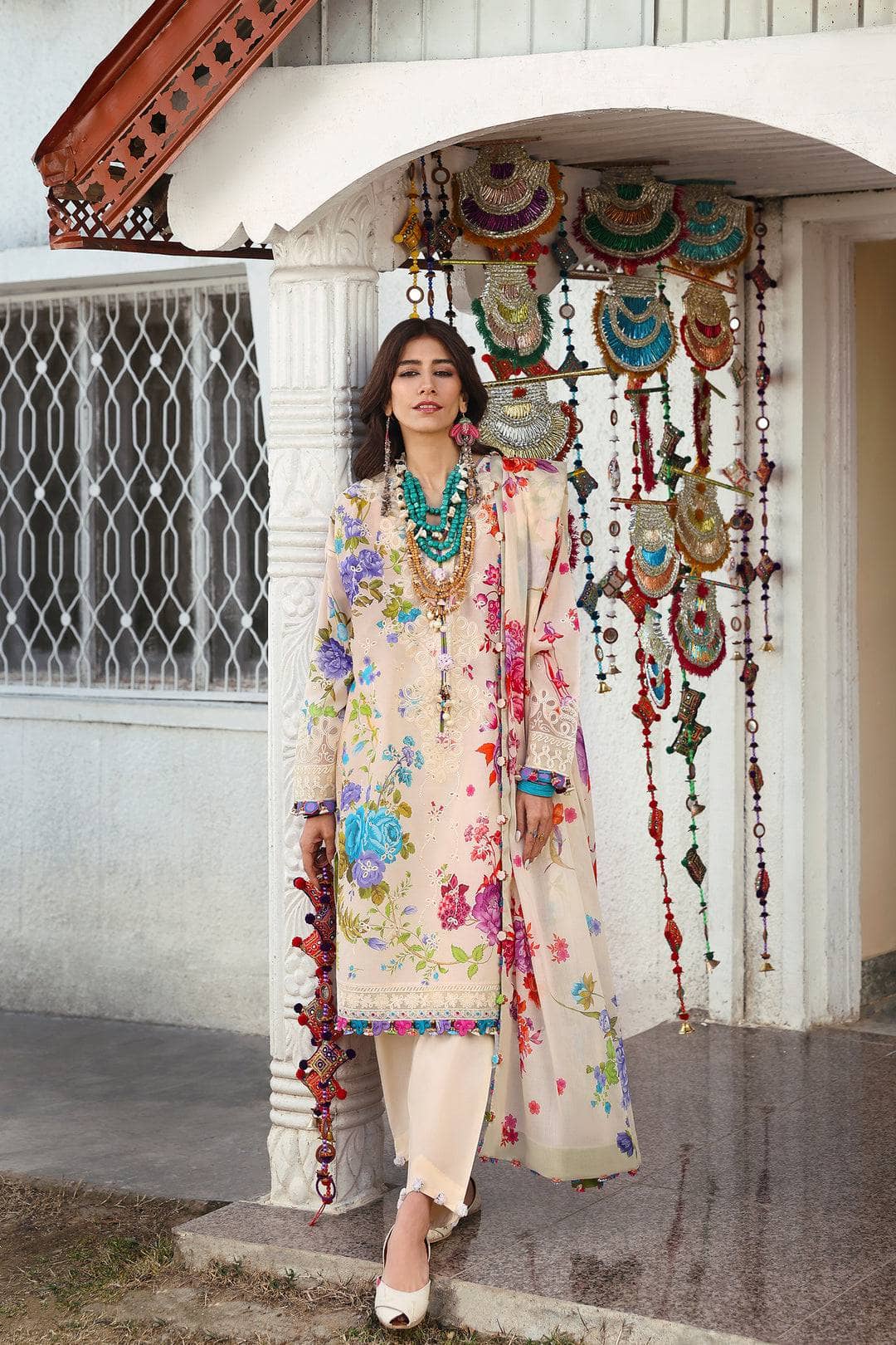 img_zaha_festive_lawn_neelum_awwal_boutique