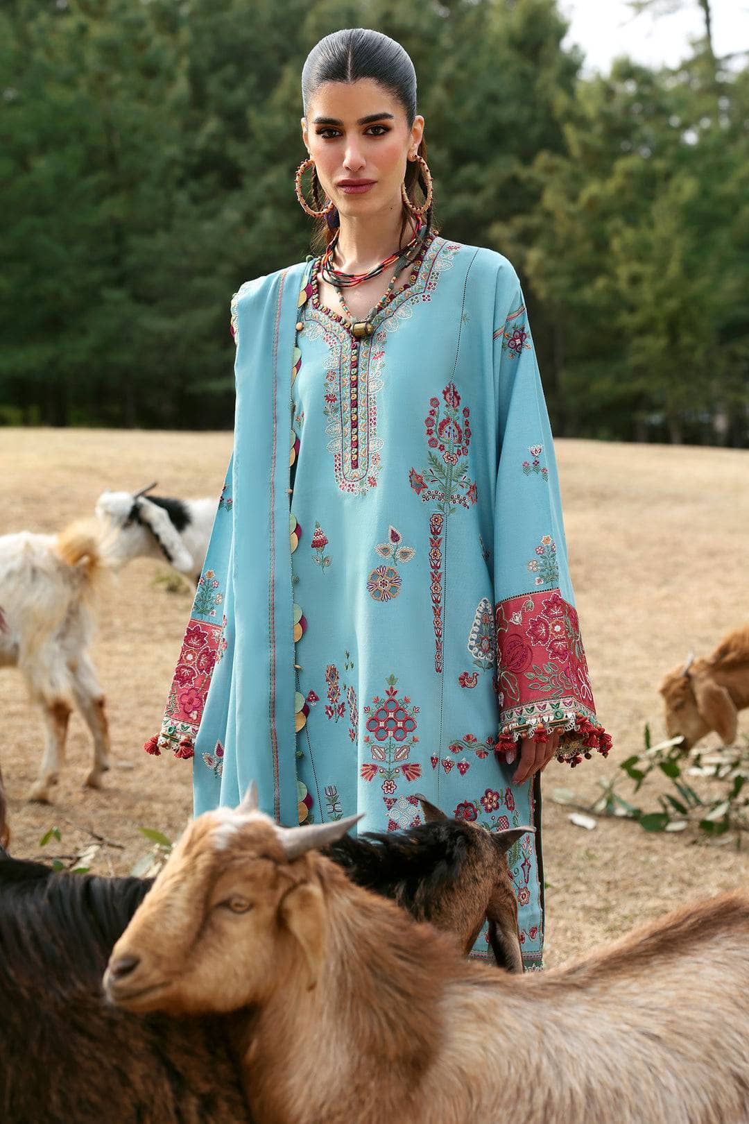 img_zaha_festive_lawn_neelum_awwal_boutique