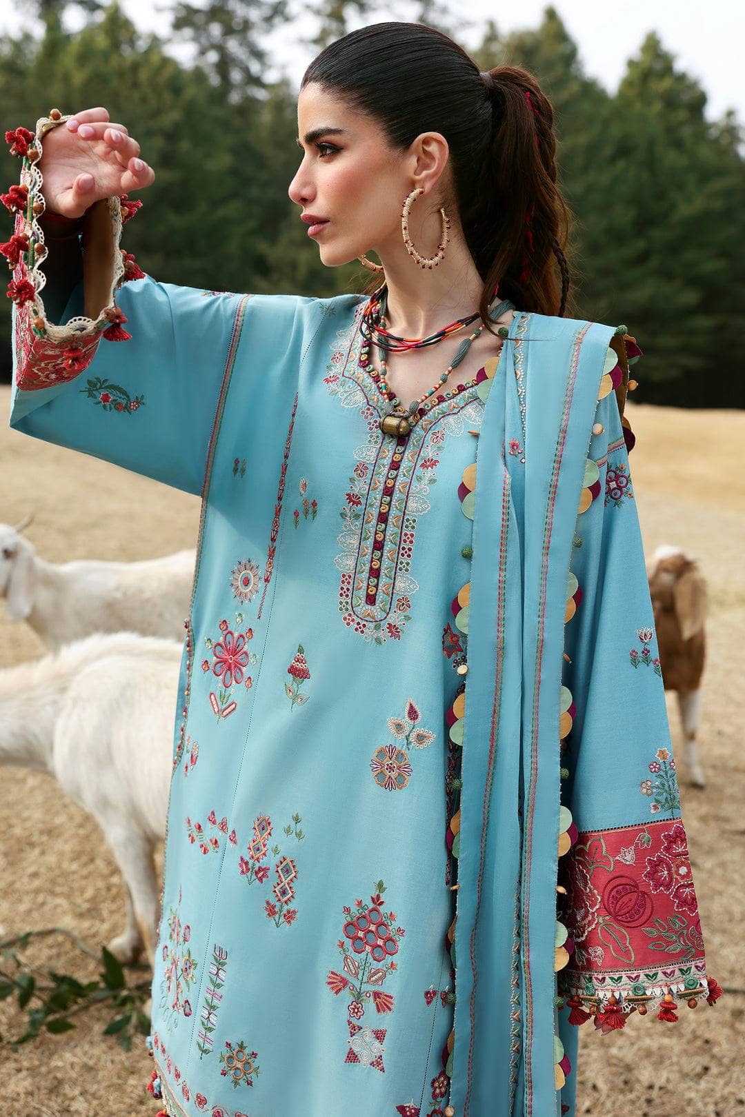img_zaha_festive_lawn_neelum_awwal_boutique