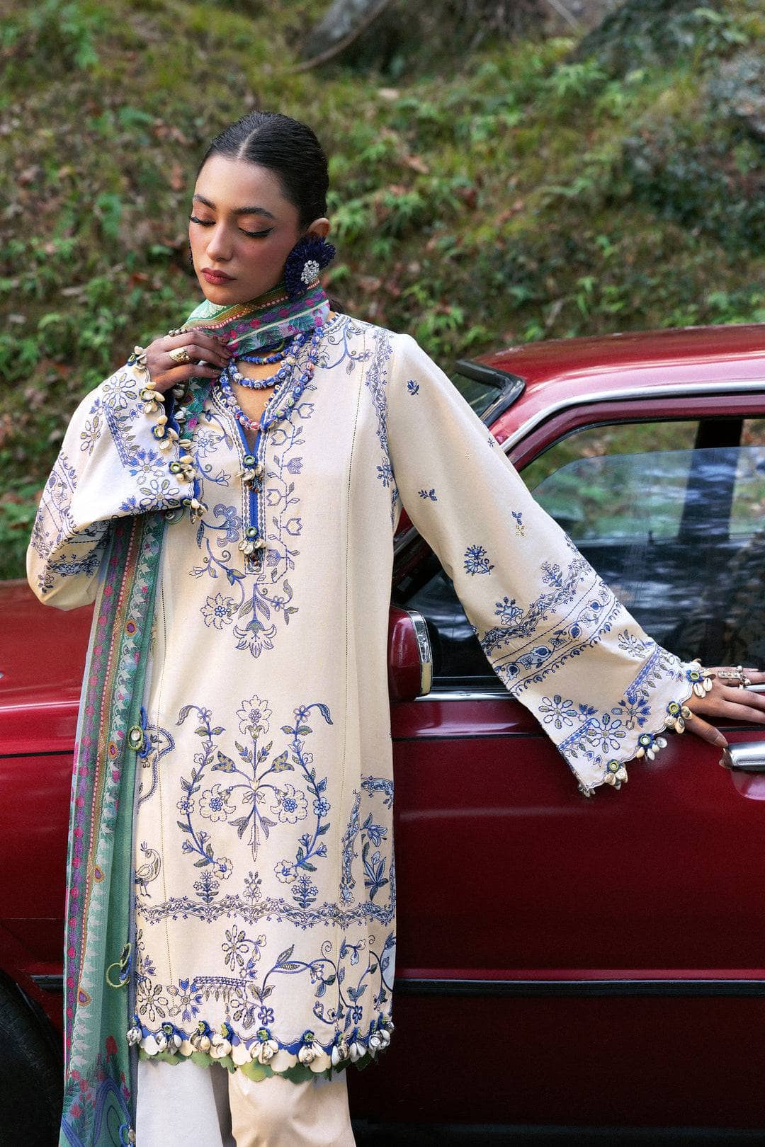 img_zaha_festive_lawn_neelum_awwal_boutique