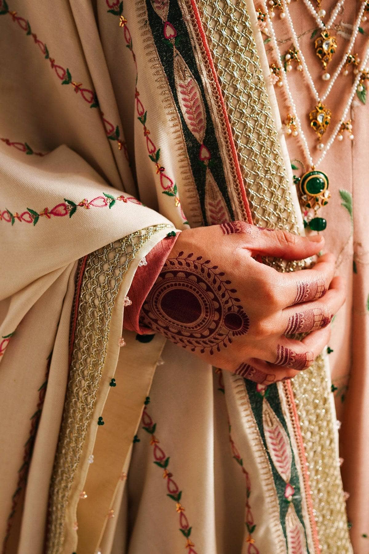 img_zara_shahjahan_winter_23_awwal_boutique