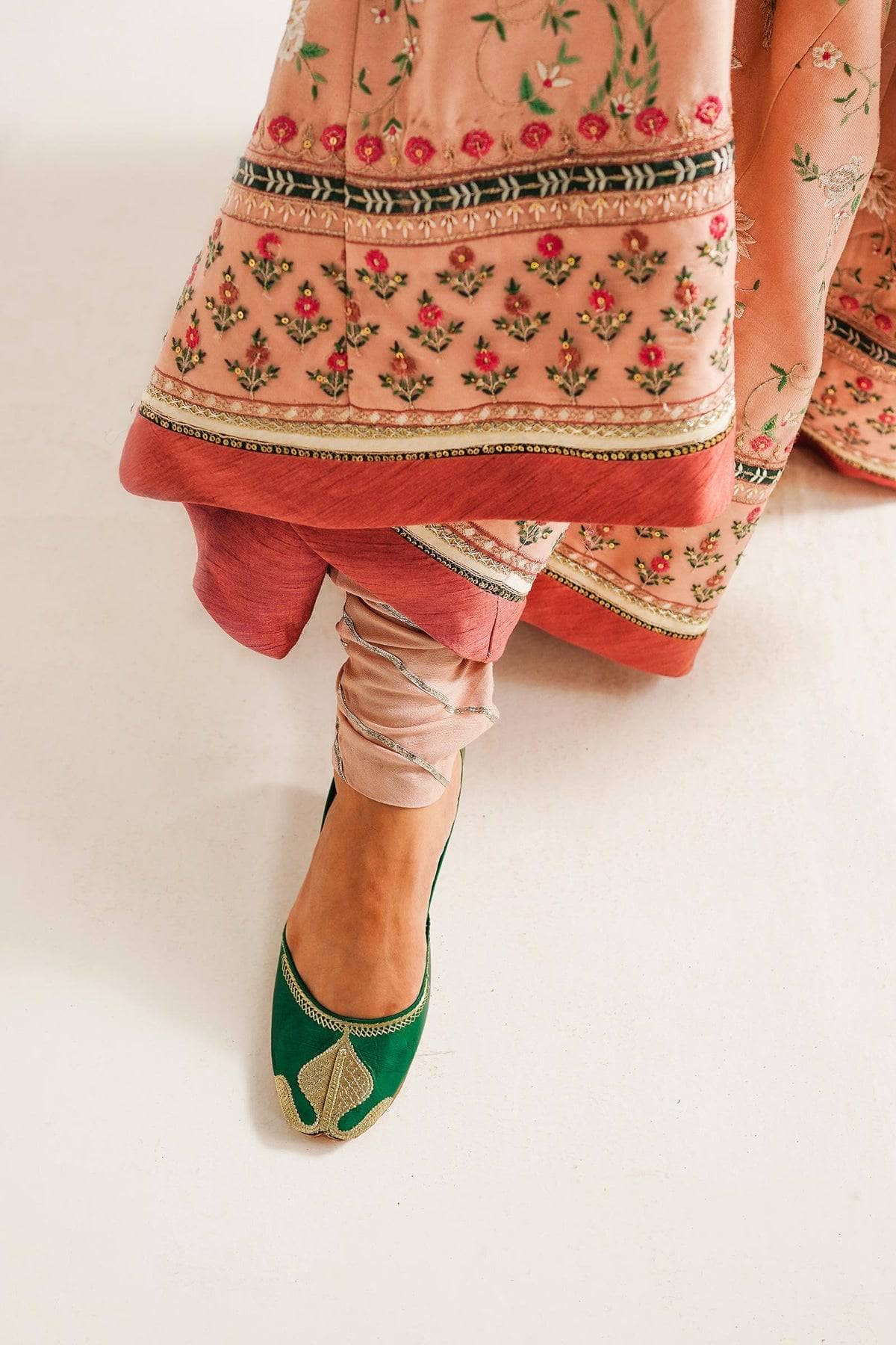 Restocked/Zara Shahjahan Winter 23/D 2