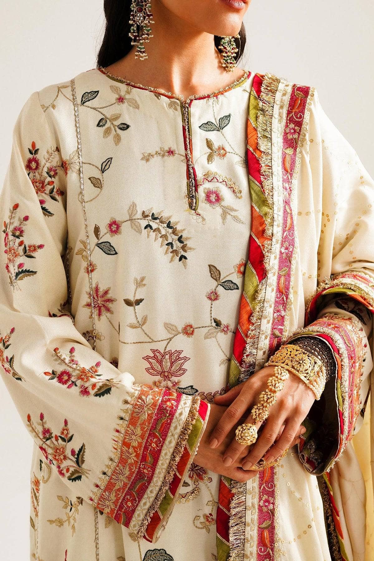 img_zara_shahjahan_winter_23_awwal_boutique