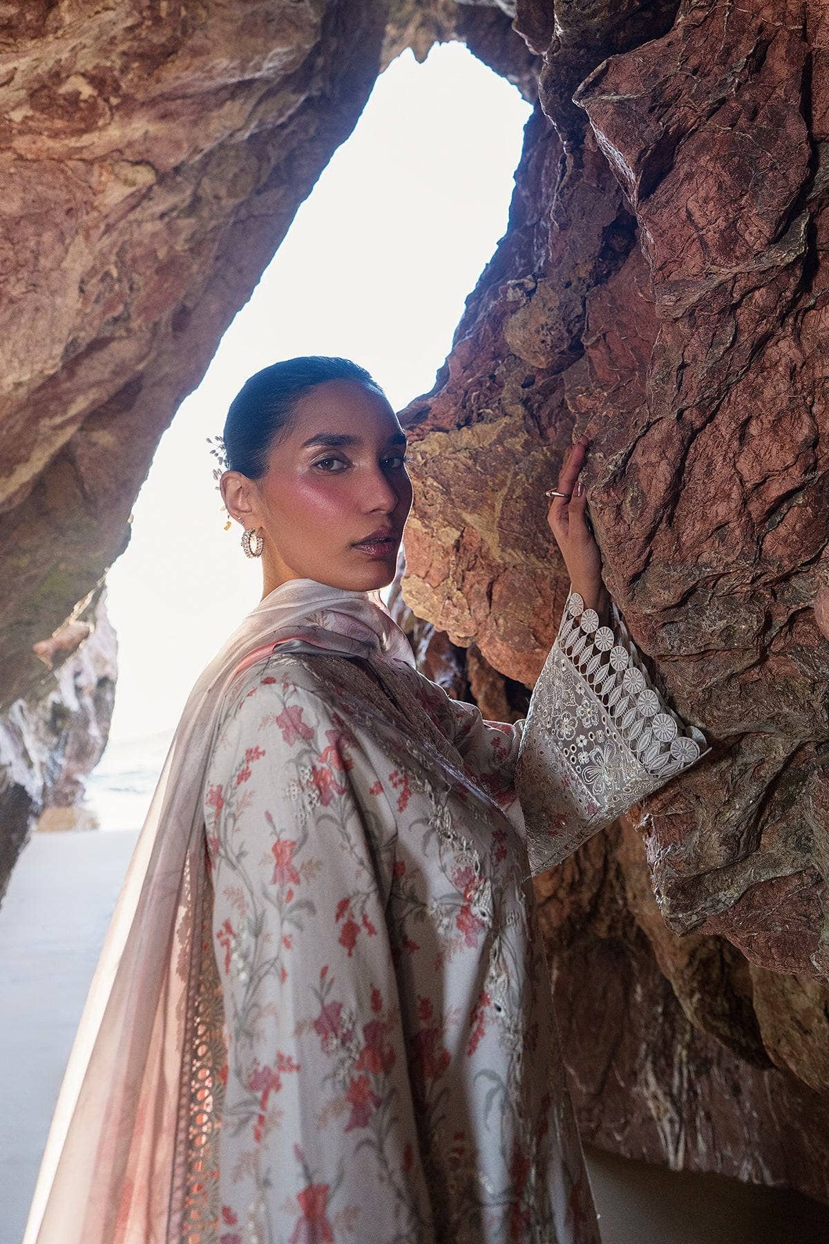 img_afrozeh_lawn_awwal_boutique