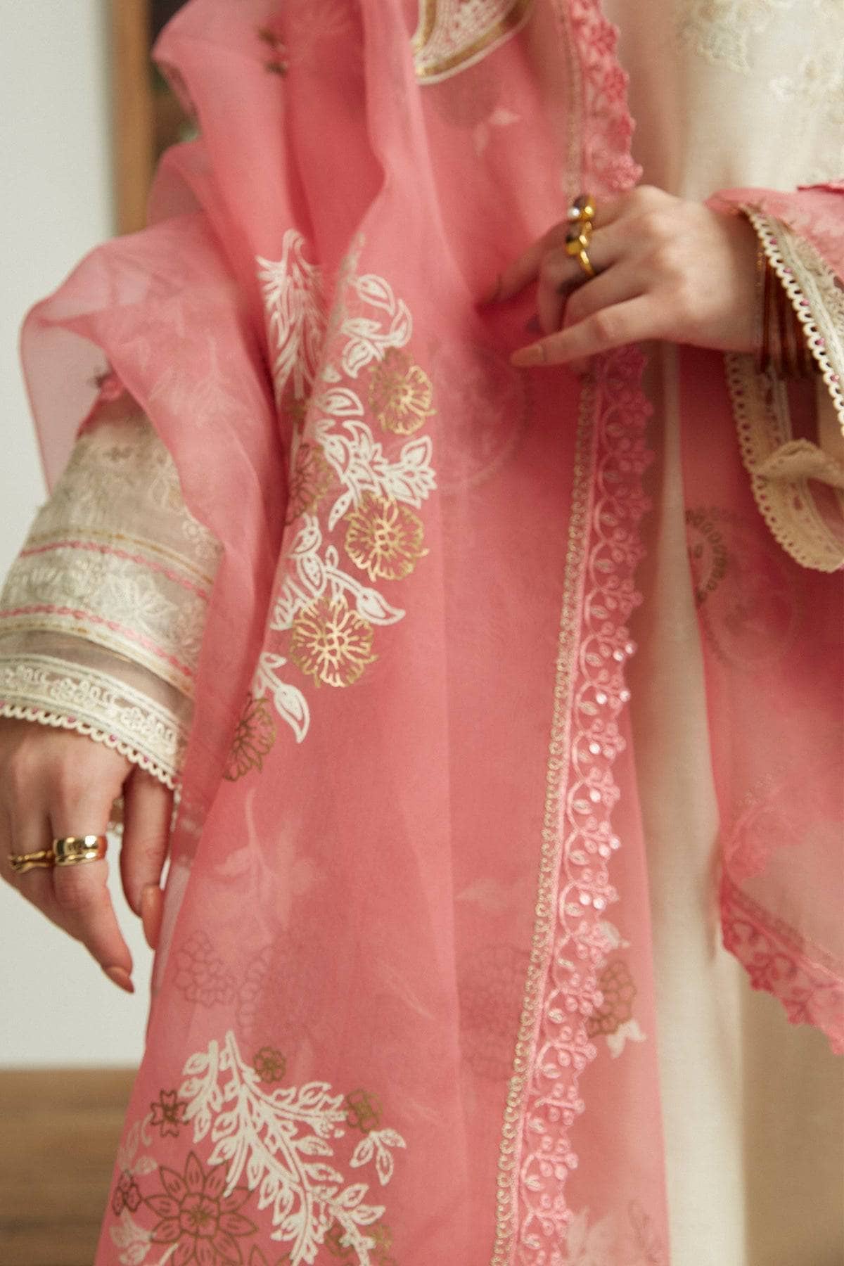 img_coco_by_zara_shahjahan_lawn_23_awwal_boutique