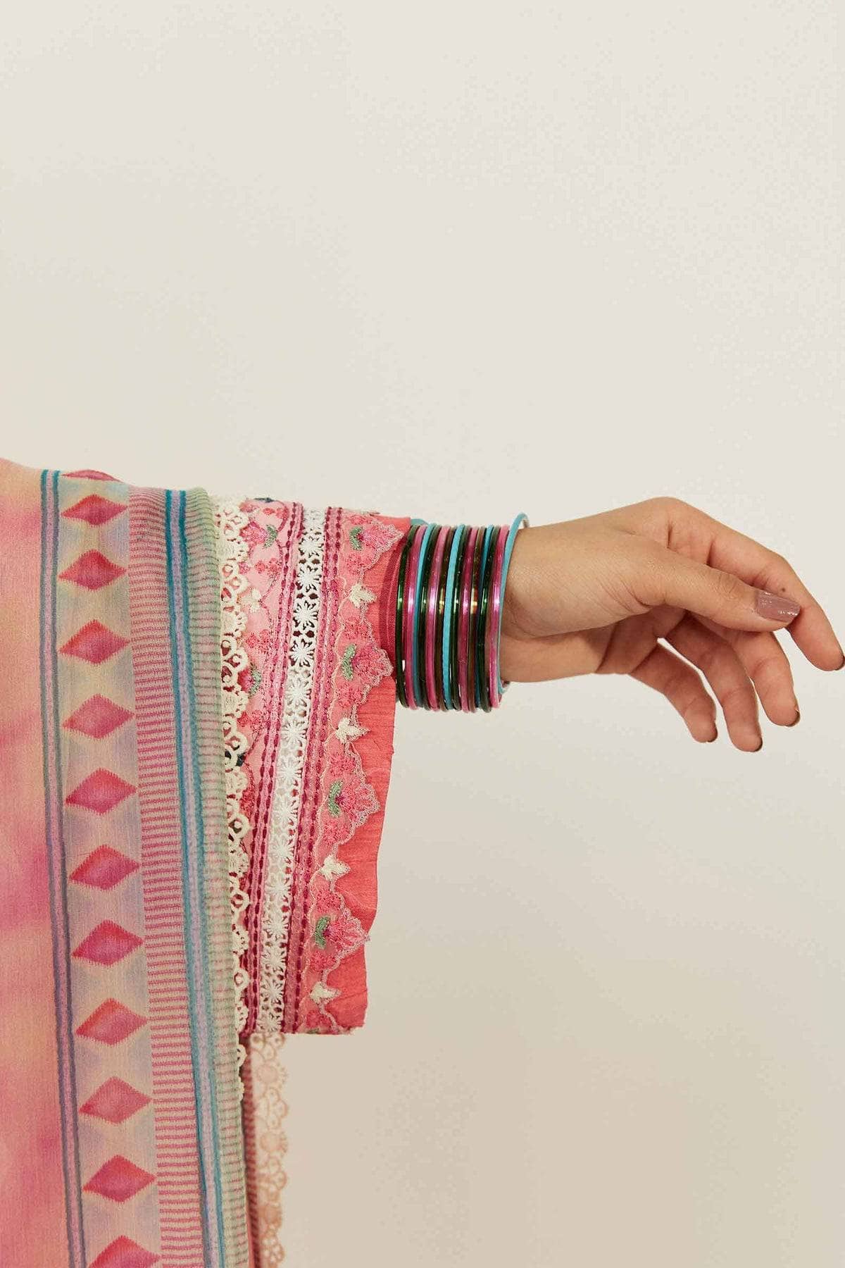 img_coco_by_zara_shahjahan_lawn_23_awwal_boutique