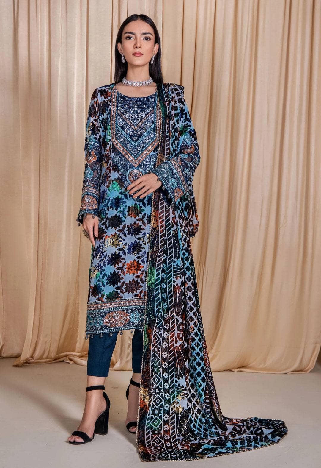 img_adans_libas_velvet_palachi_awwal_boutique