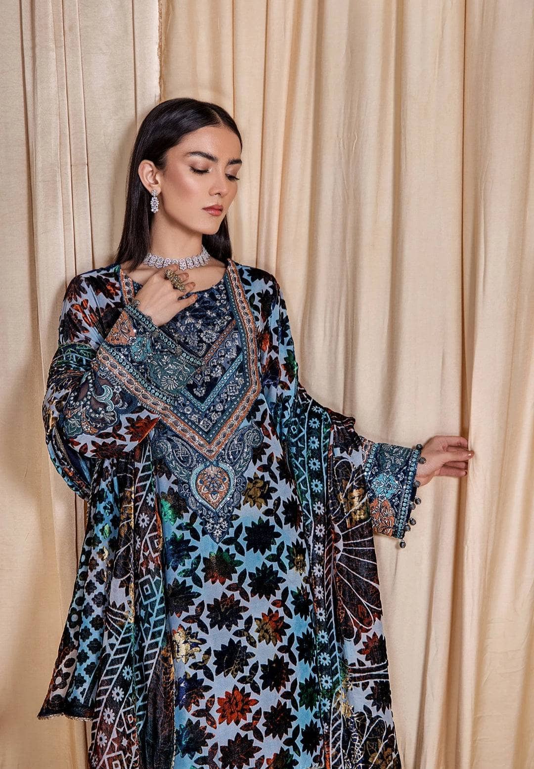 img_adans_libas_velvet_palachi_awwal_boutique