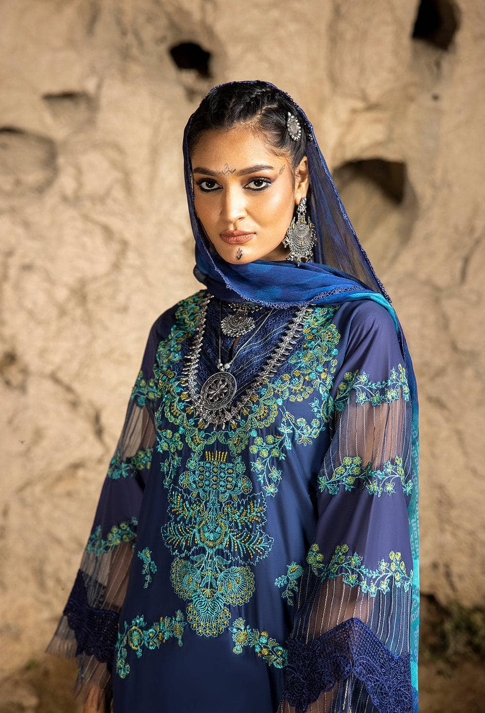 img_adans_libas_lawn_by_hafzah_zia_awwal_boutique