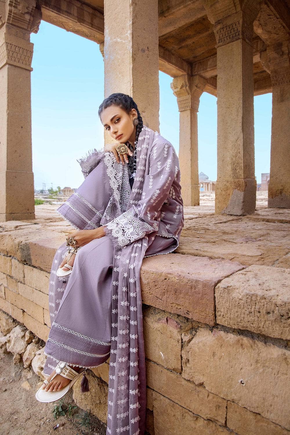 img_adans_libas_chikankari_schiffli_lawn_awwal_boutique