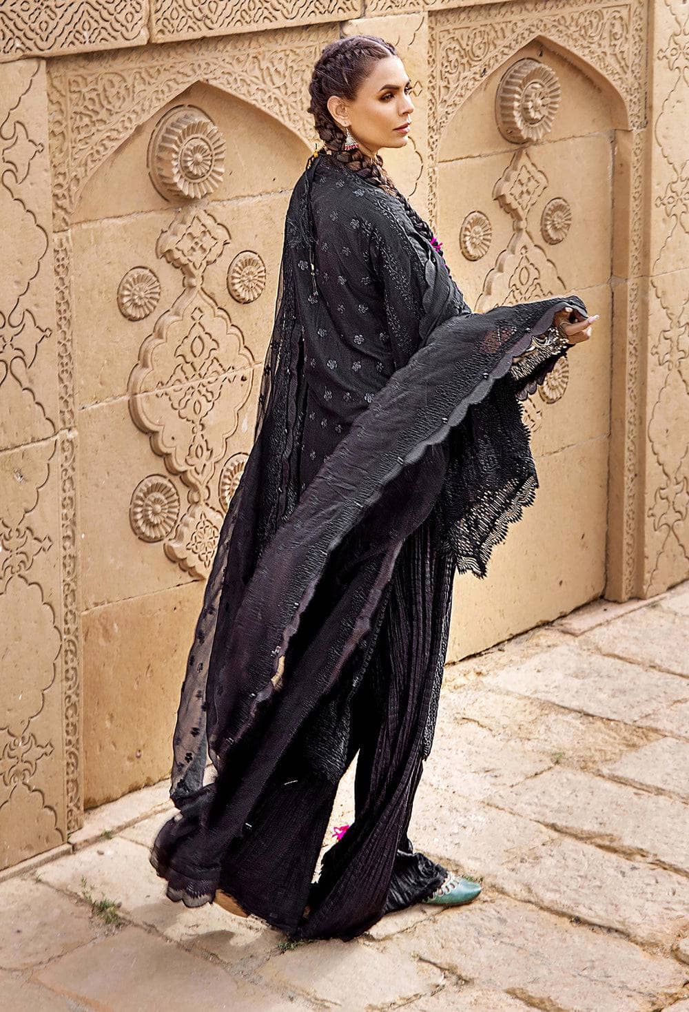 img_adans_libas_chikankari_schiffli_lawn_awwal_boutique