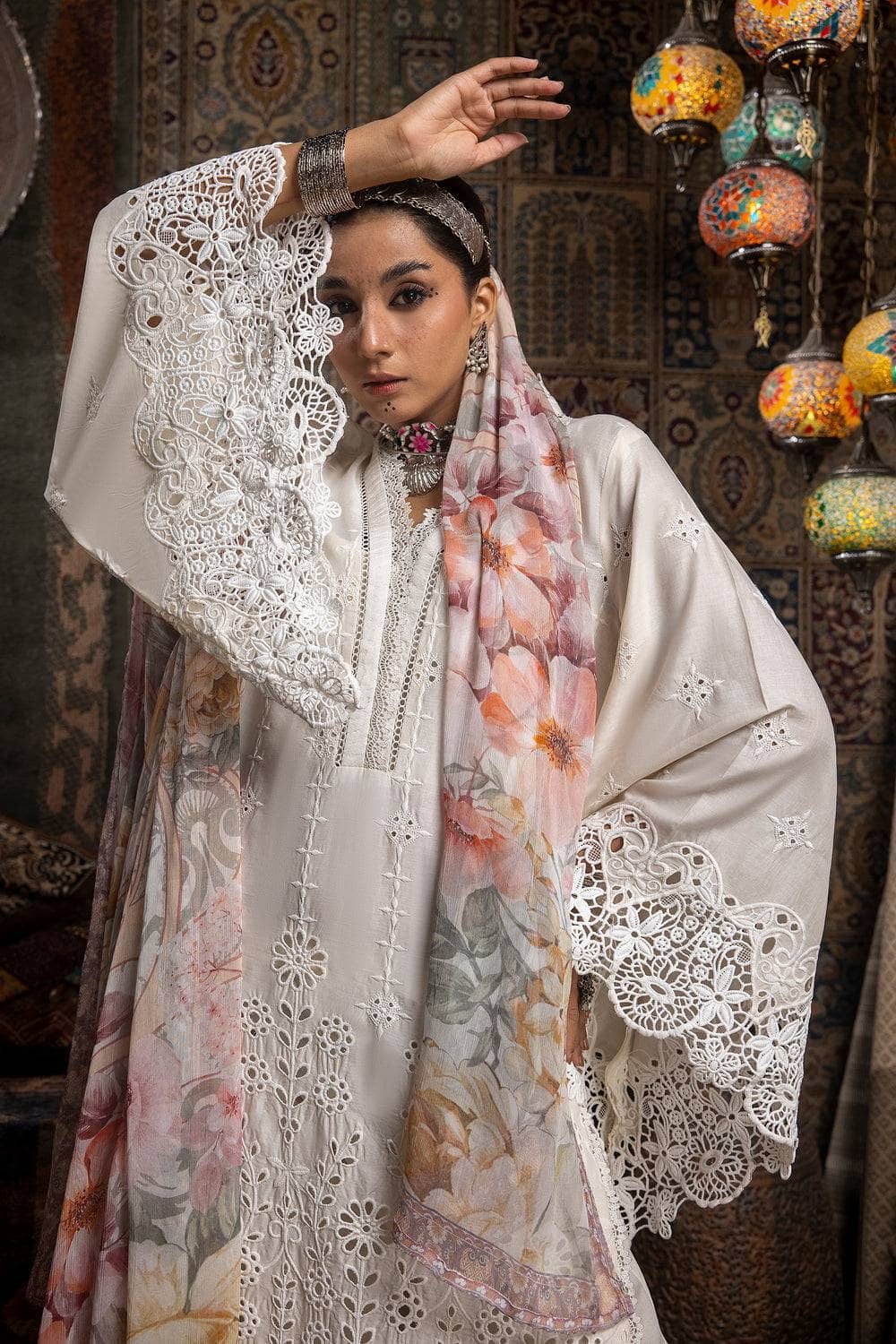 img_adans_libas_chikankari_lawn_24_awwal_boutique