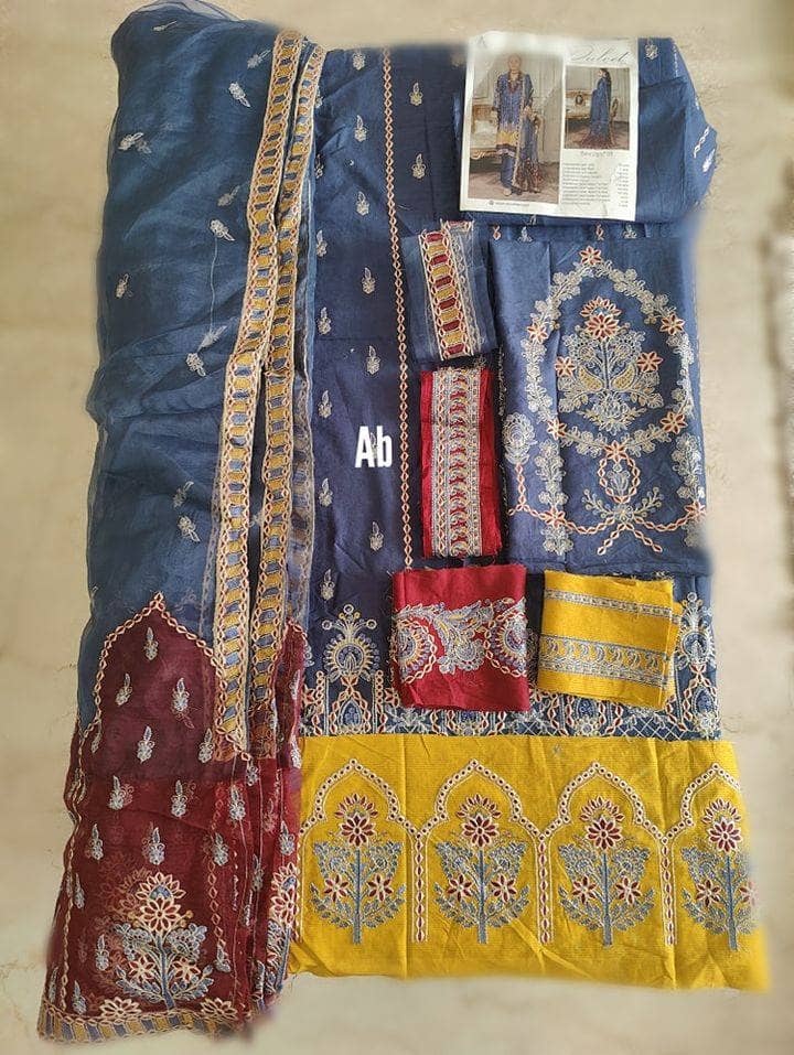 img_open_pic_ramsha_andaz_lawn_23_awwal_boutique