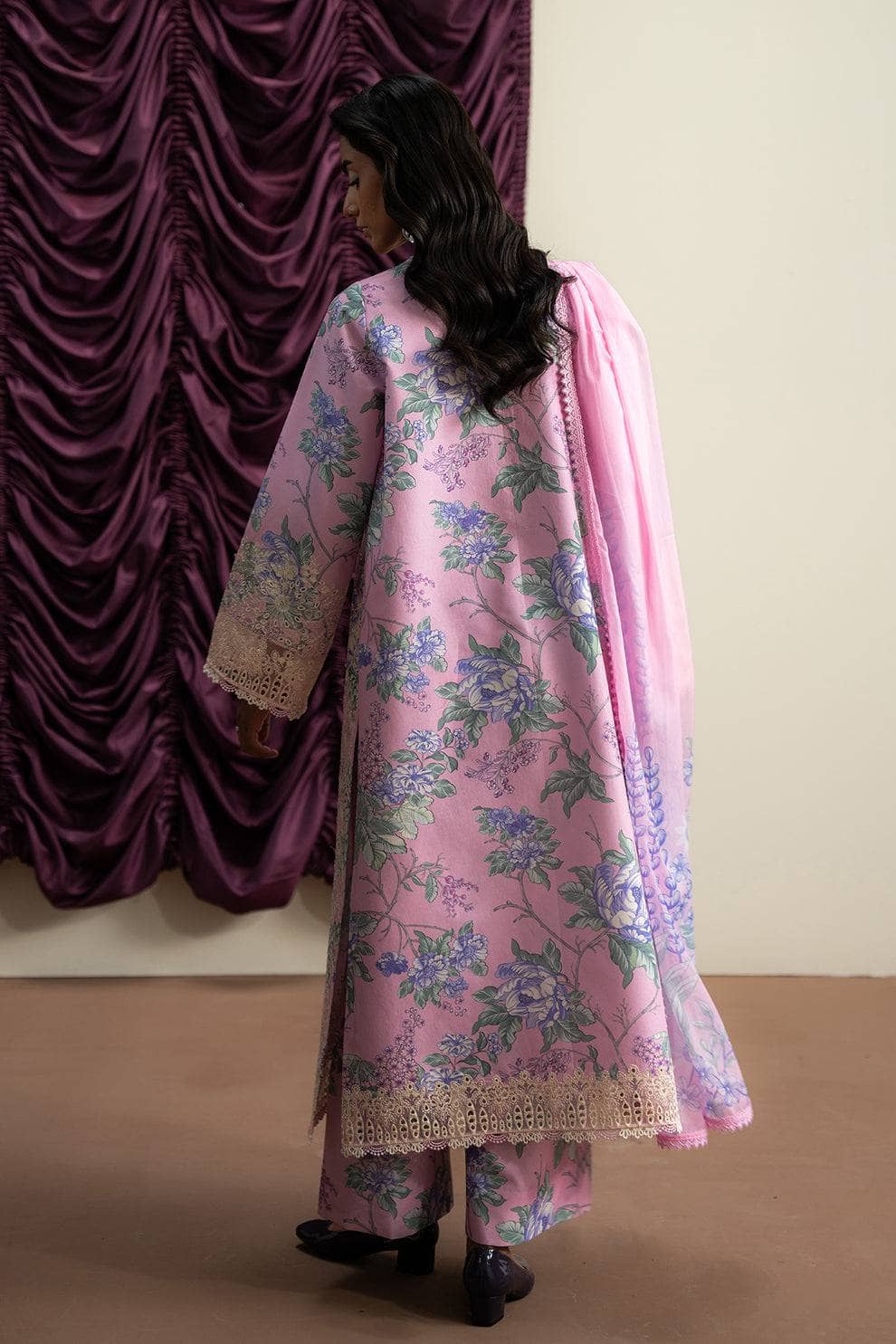 img_afrozeh_ayzel_bare_minimum_awwal_boutique