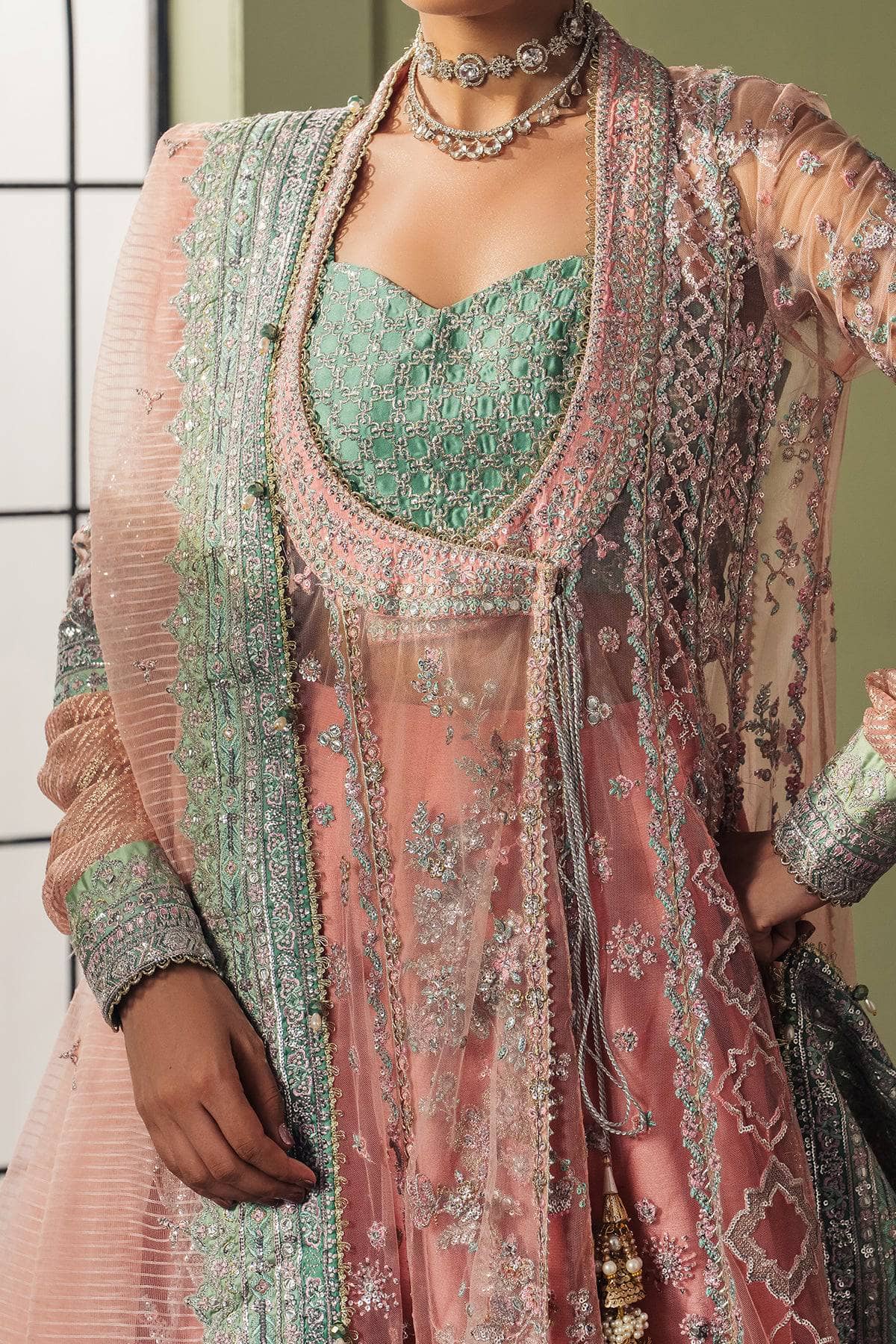 img_afrozeh_ayzel_luminara_awwal_boutique