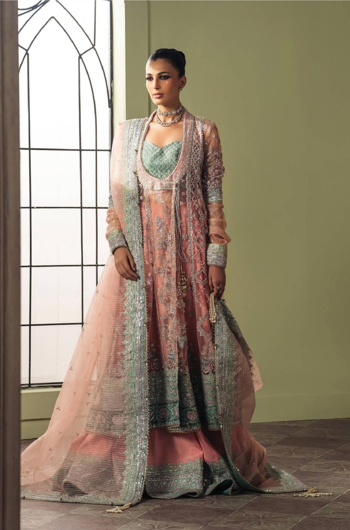 img_afrozeh_ayzel_luminara_awwal_boutique
