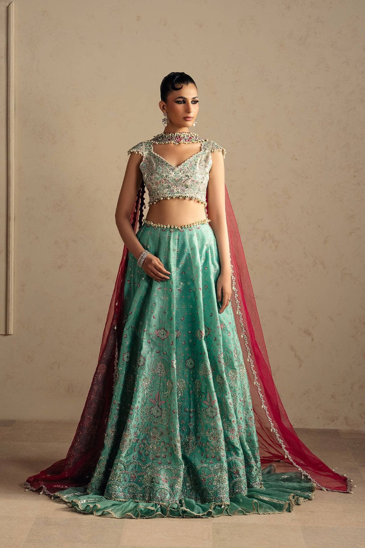 img_afrozeh_ayzel_luminara_awwal_boutique