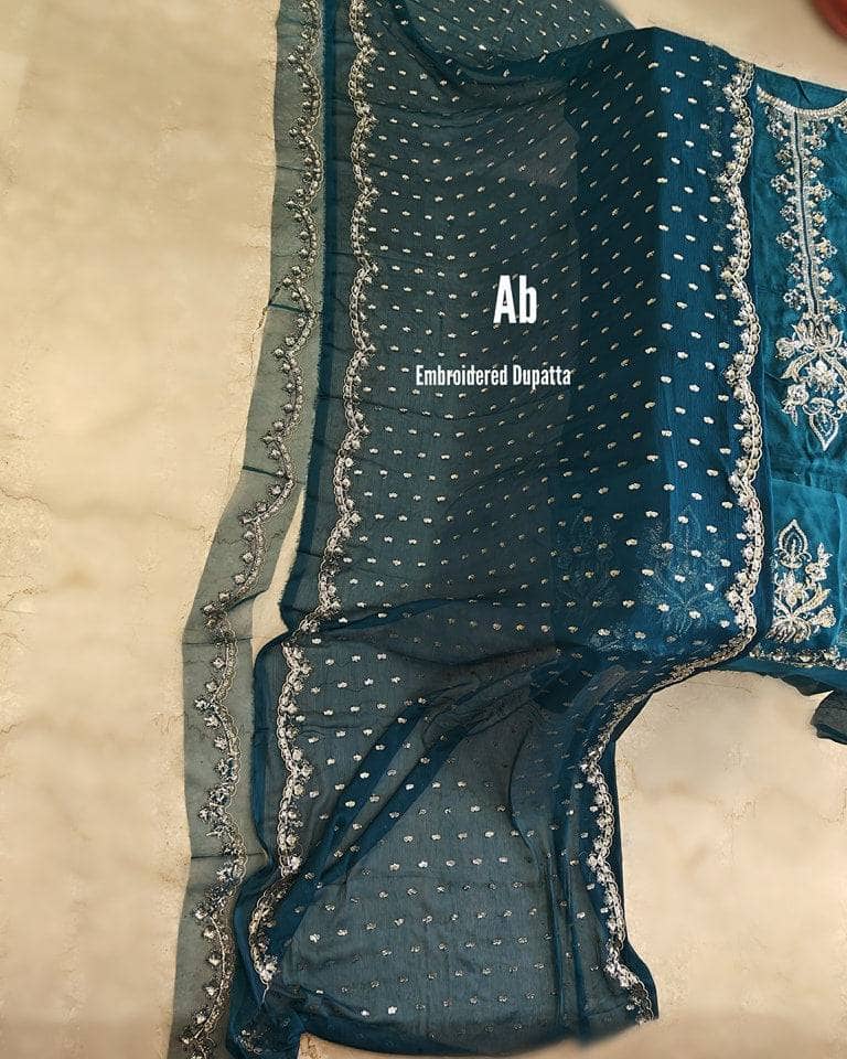 img_afrozeh-divani_silk_edit_awwal_boutique