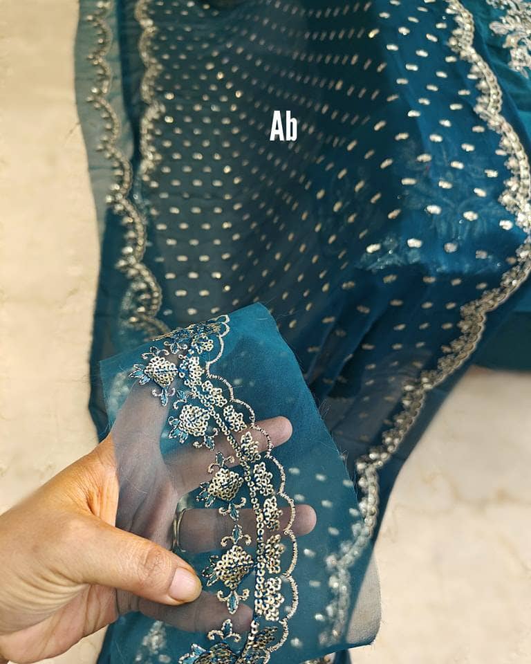img_afrozeh-divani_silk_edit_awwal_boutique