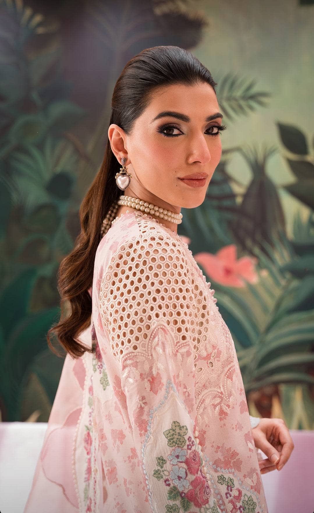 img_afrozeh_painted_garden_lawn_awwal_boutique