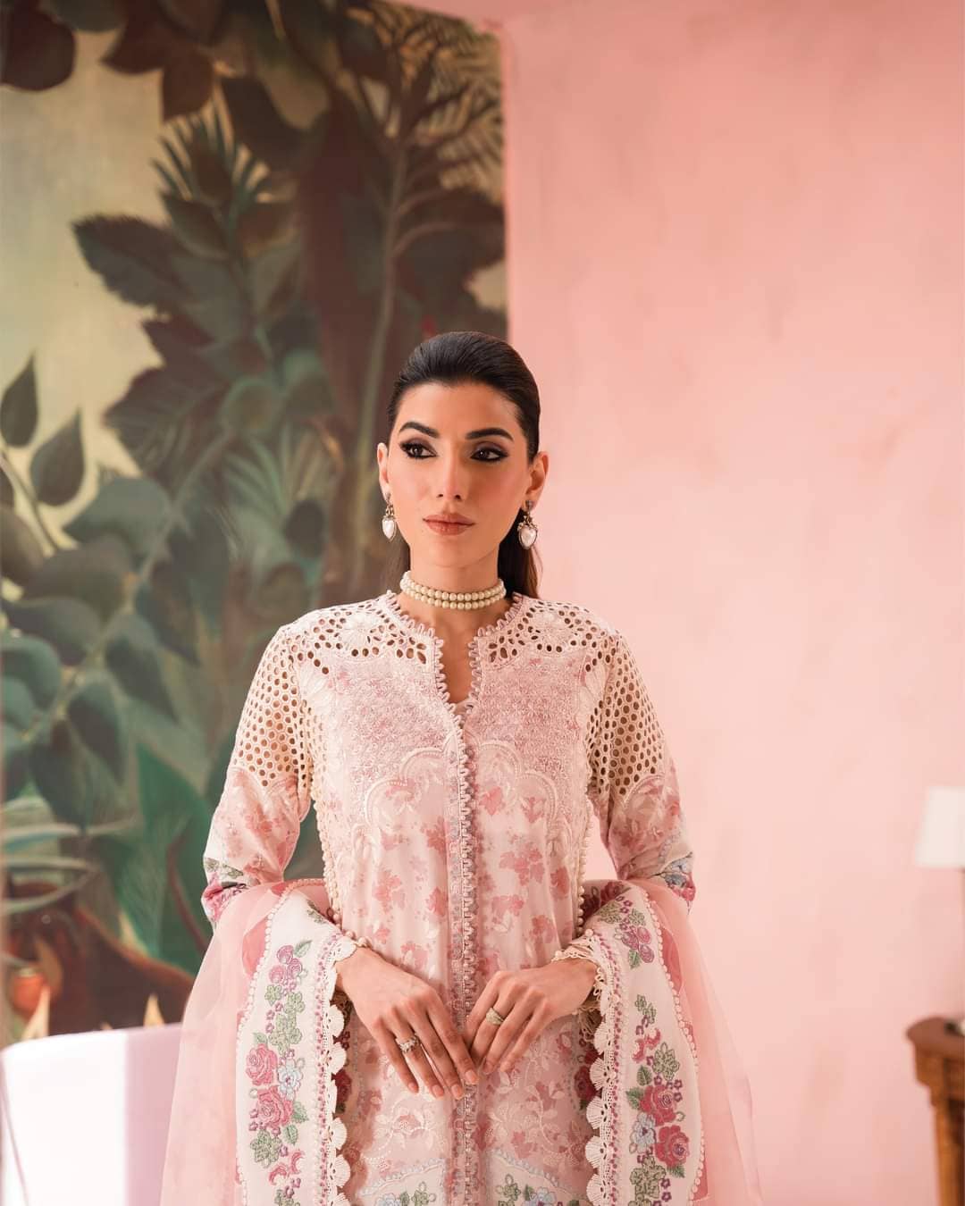 img_afrozeh_painted_garden_lawn_awwal_boutique