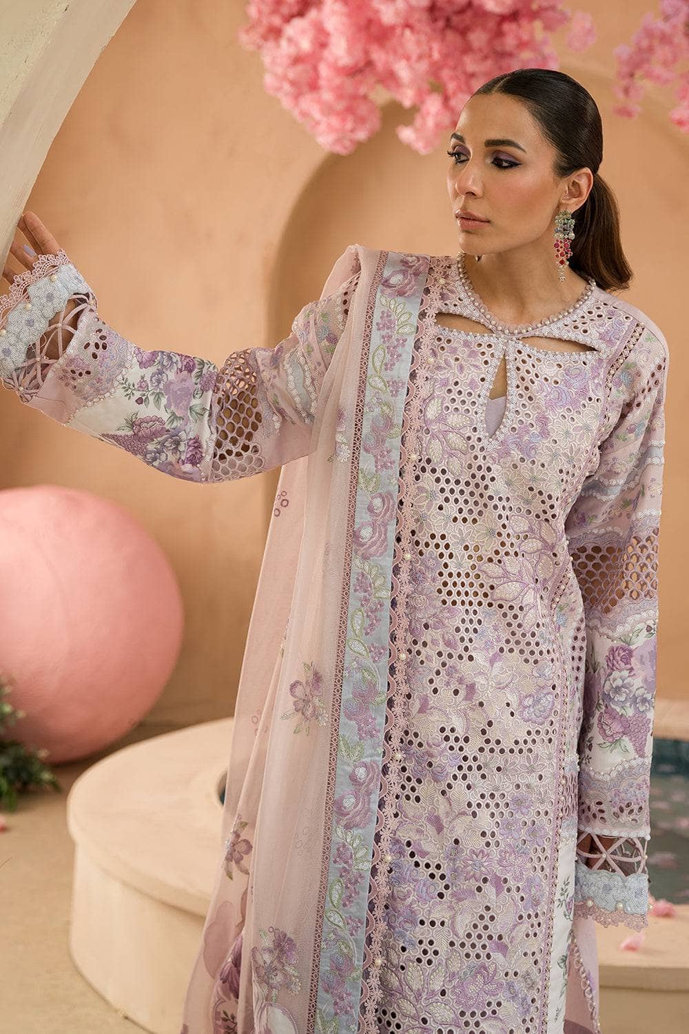 img_afrozeh_painted_garden_lawn_awwal_boutique
