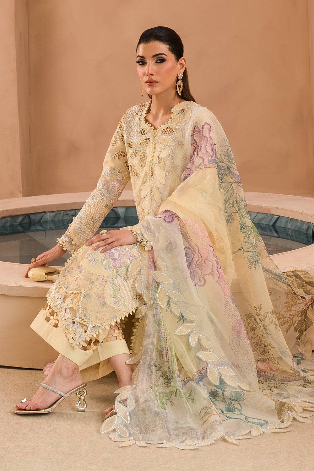img_afrozeh_painted_garden_lawn_awwal_boutique