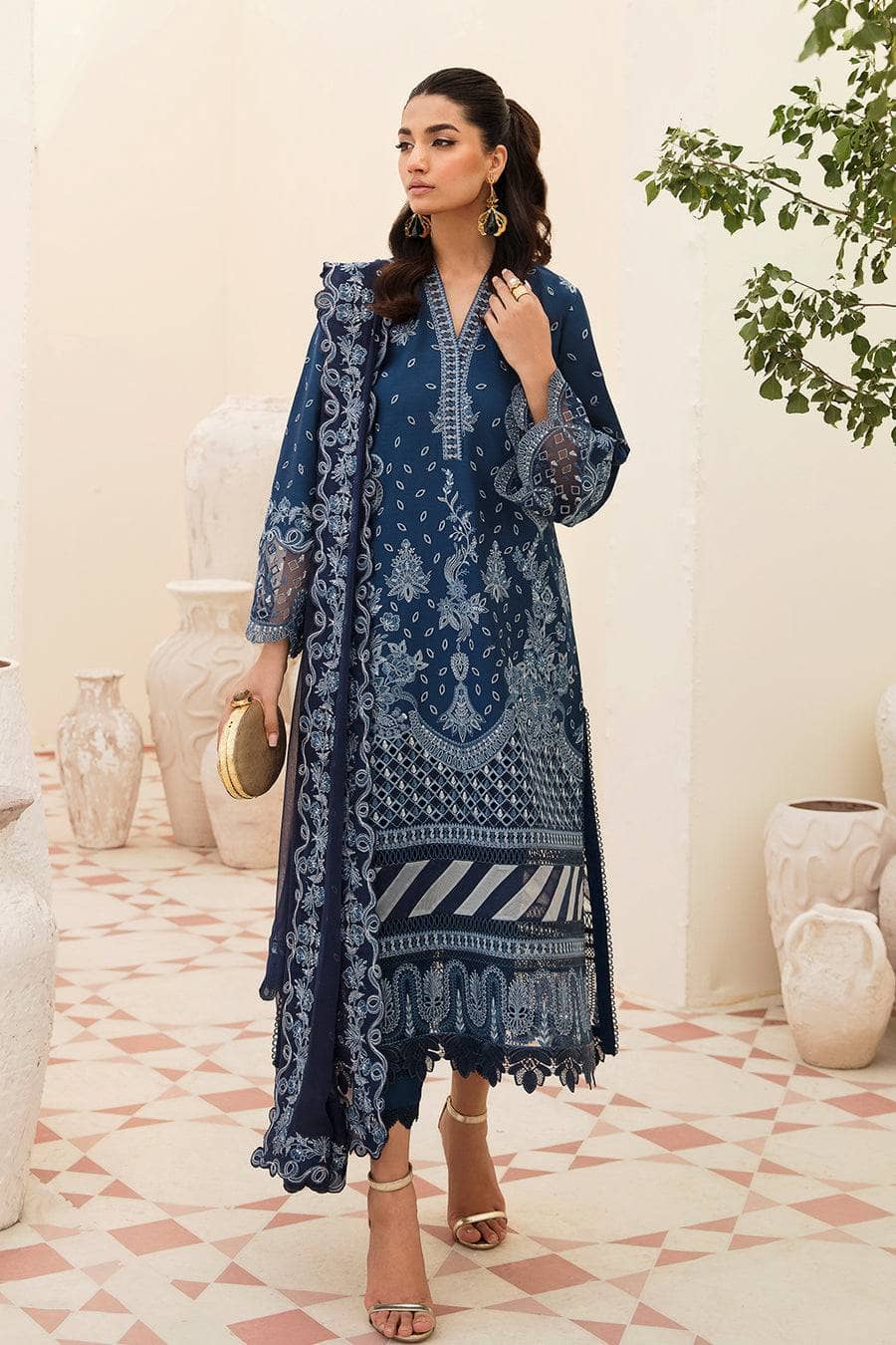 img_afrozeh_chikankari_lawn_23_awwal_boutique