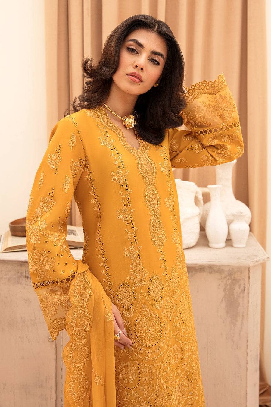 img_afrozeh_chikankari_lawn_23_awwal_boutique