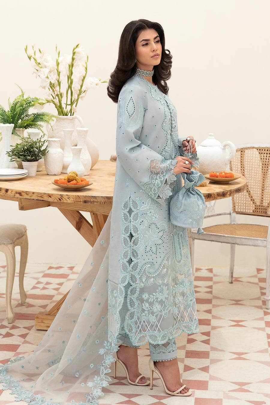 img_afrozeh_chikankari_lawn_23_awwal_boutique
