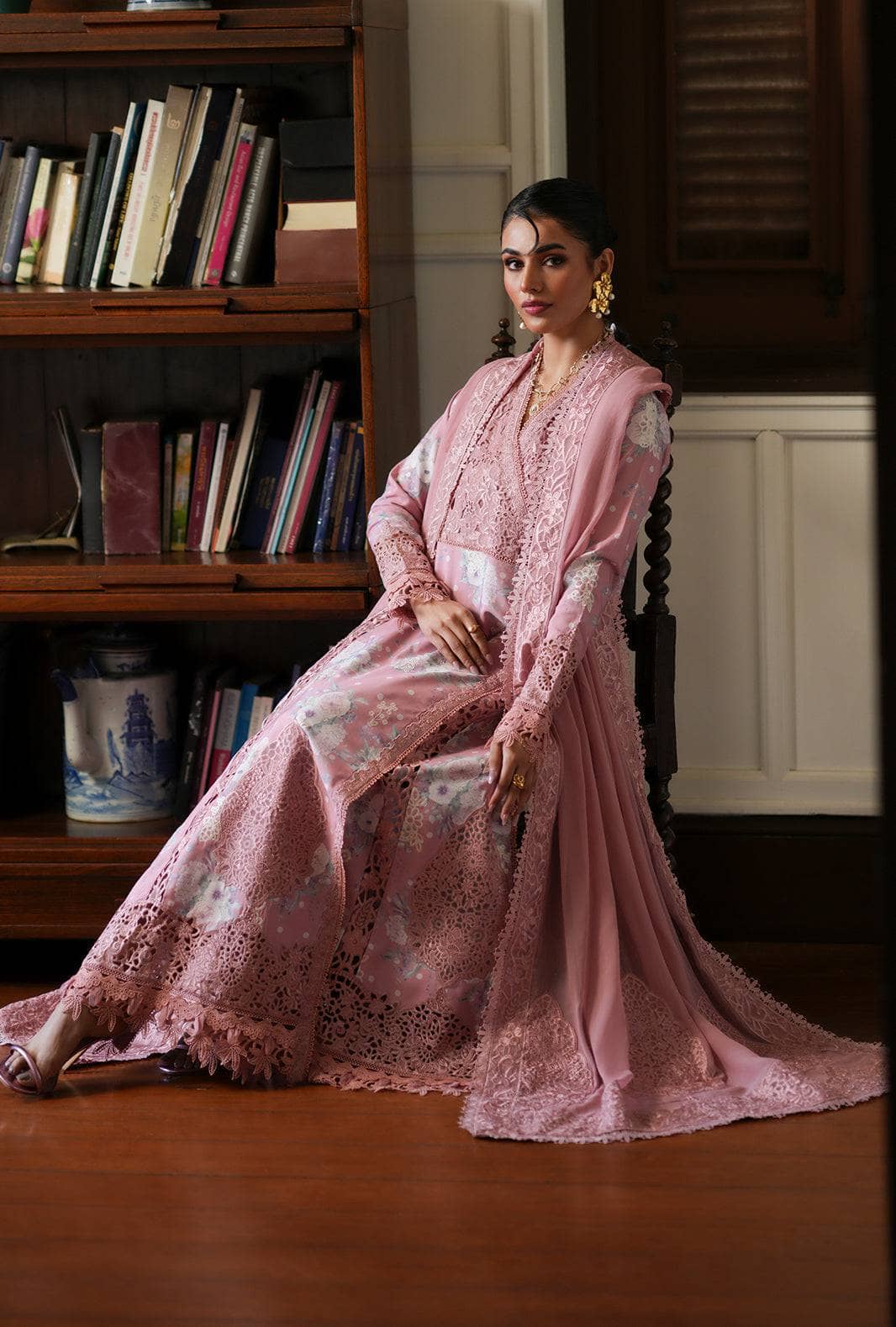 img_ajr_couture_awwal_boutique