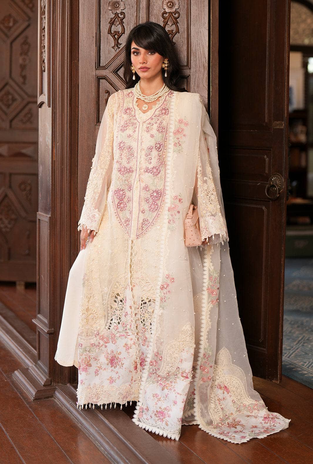 img_ajr_couture_printkari_awwal_boutique