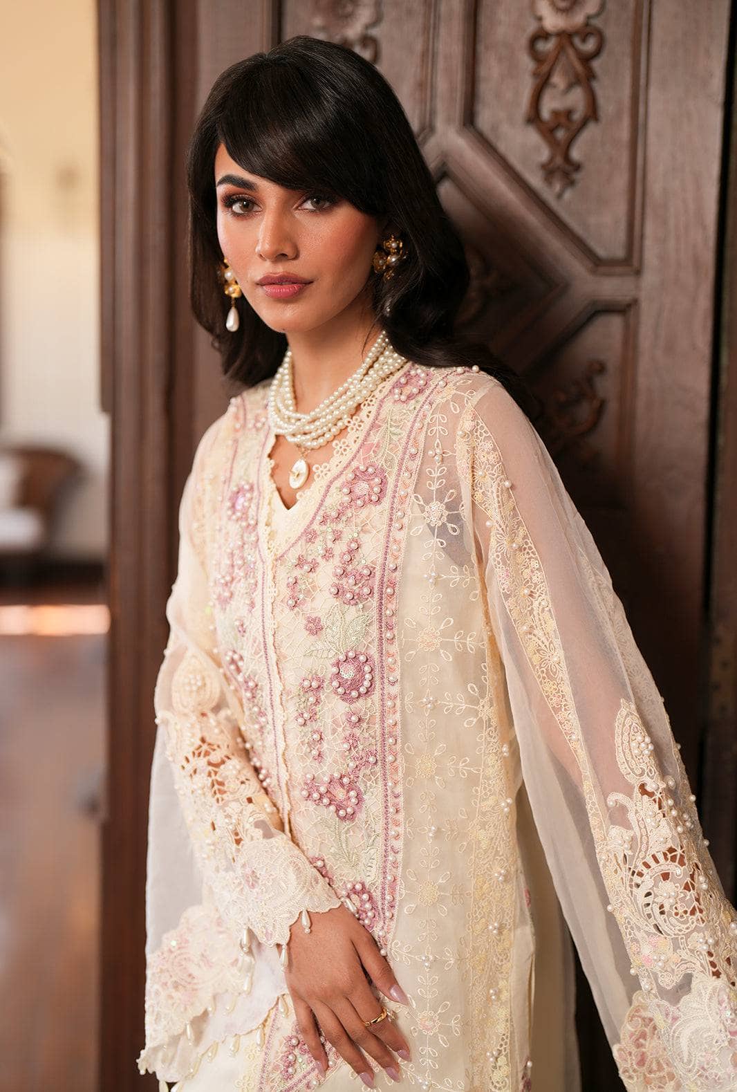 Ajr Couture Cut Work Edition/White&Pink/Zaria/02