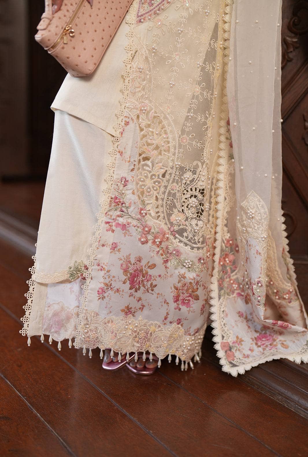 Ajr Couture Cut Work Edition/White&Pink/Zaria/02