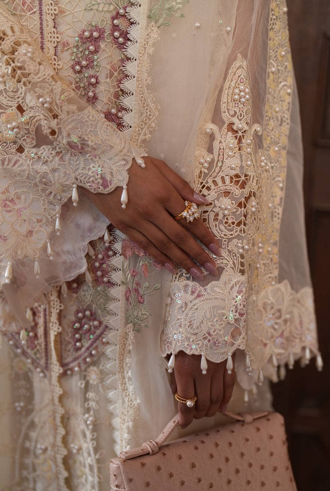 img_ajr_couture_awwal_boutique