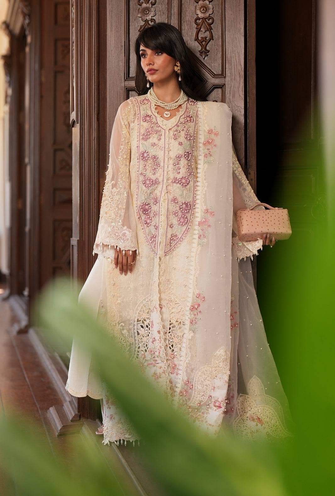 Ajr Couture Cut Work Edition/White&Pink/Zaria/02