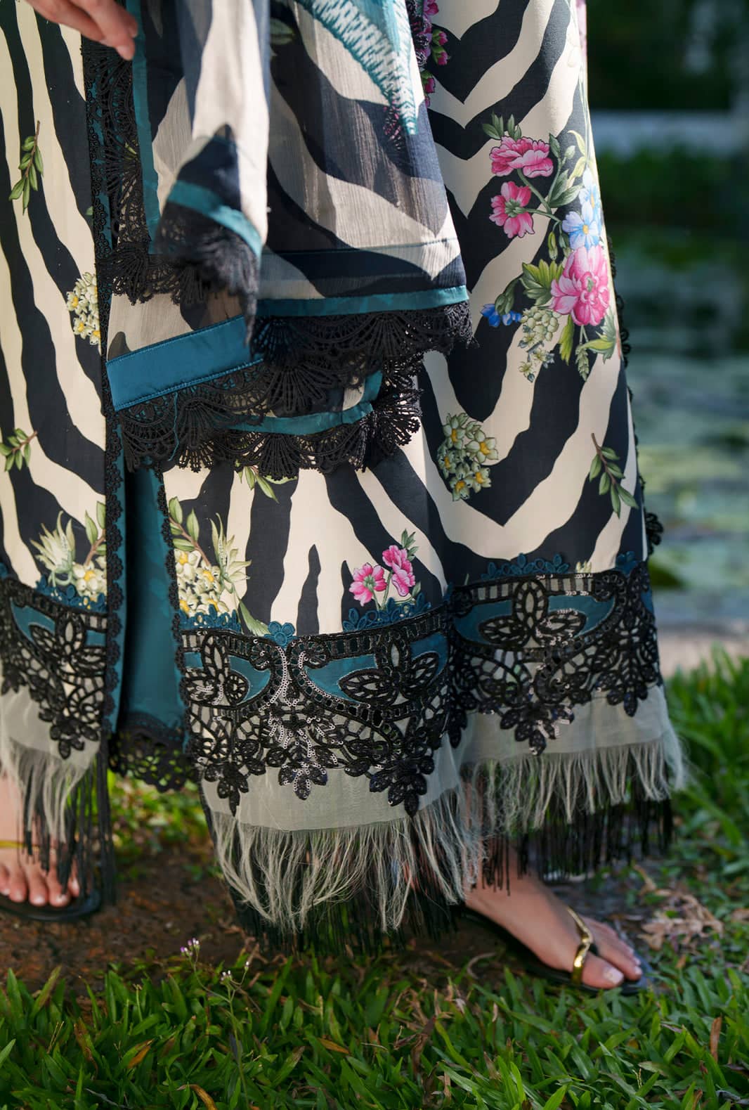 Ajr Couture Chikankari Lawn 26/Iris/Black