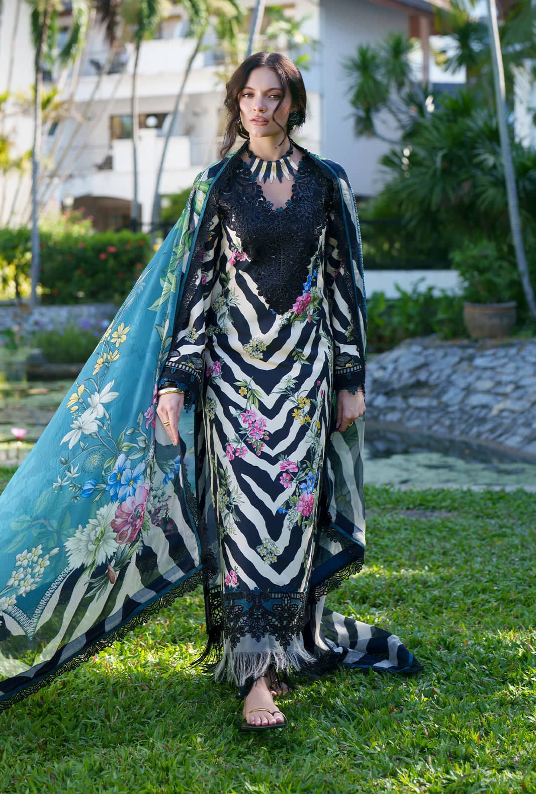 img_ajr_couture_awwal_boutique