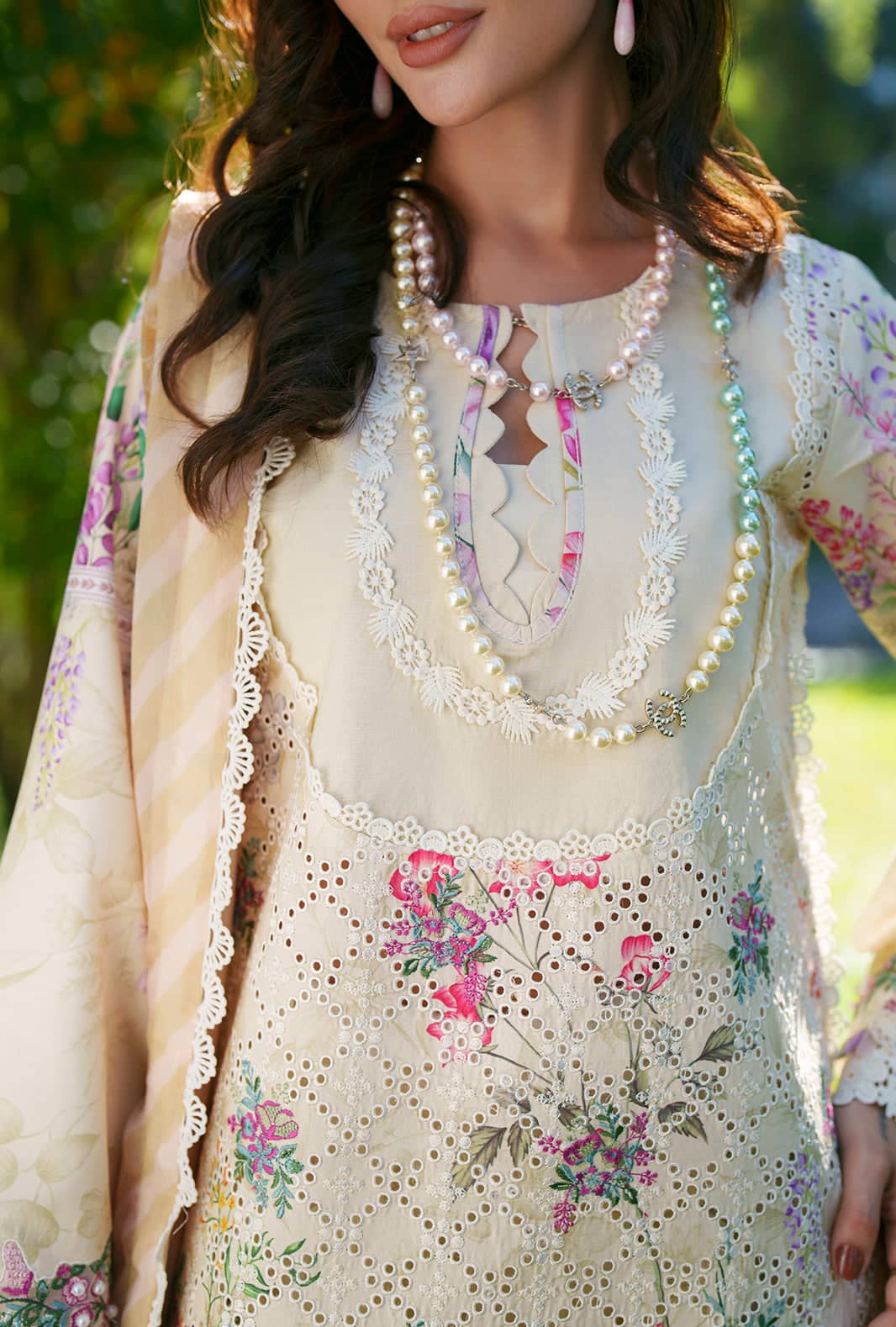 img_ajr_couture_awwal_boutique