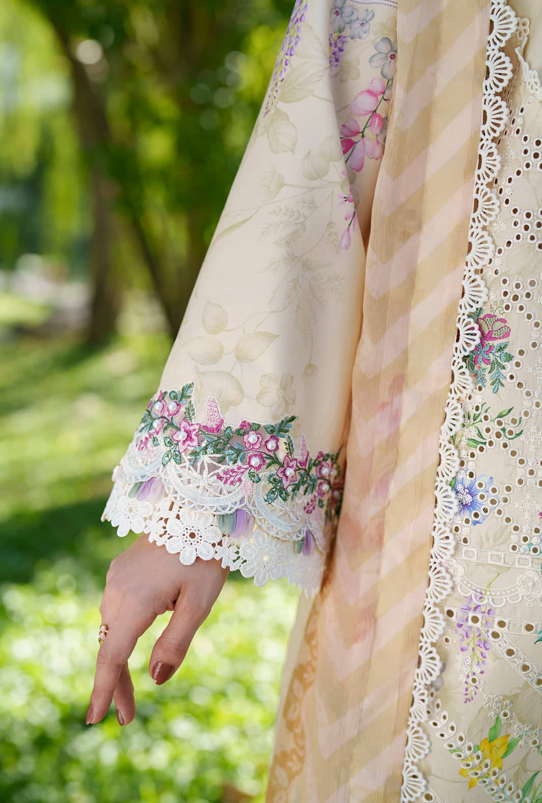 Ajr Couture Chikankari Lawn 26/Lila/Beige
