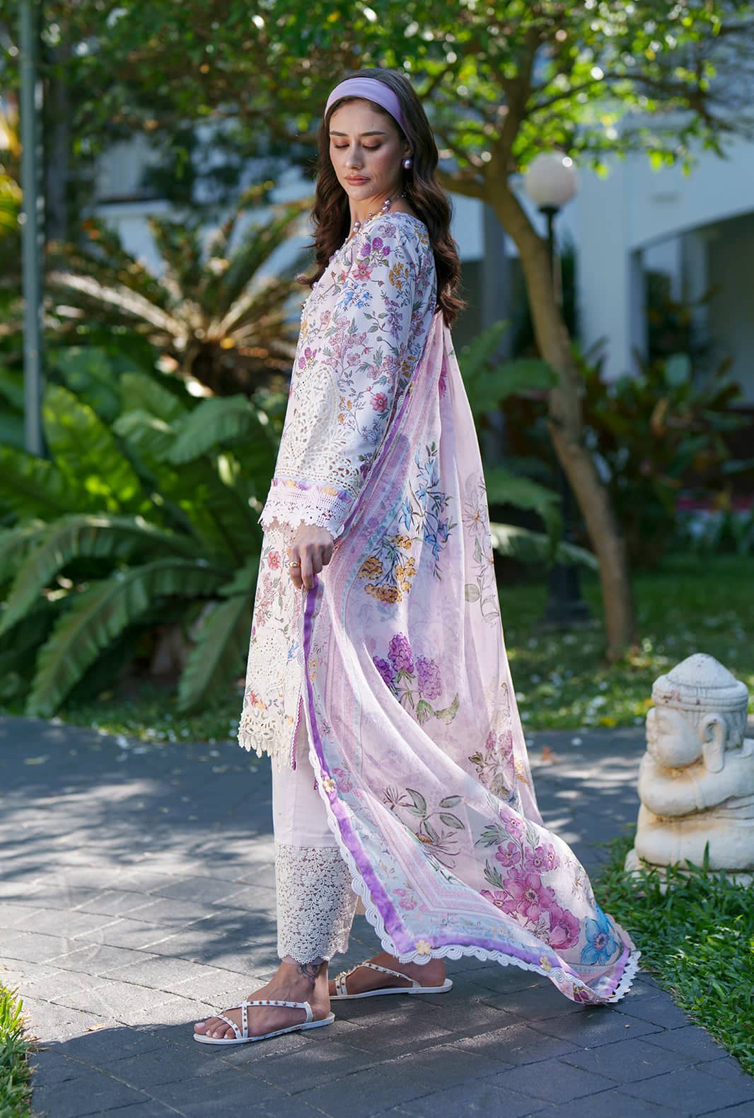 Ajr Couture Chikankari Lawn 26/Zuri/Powder Pink